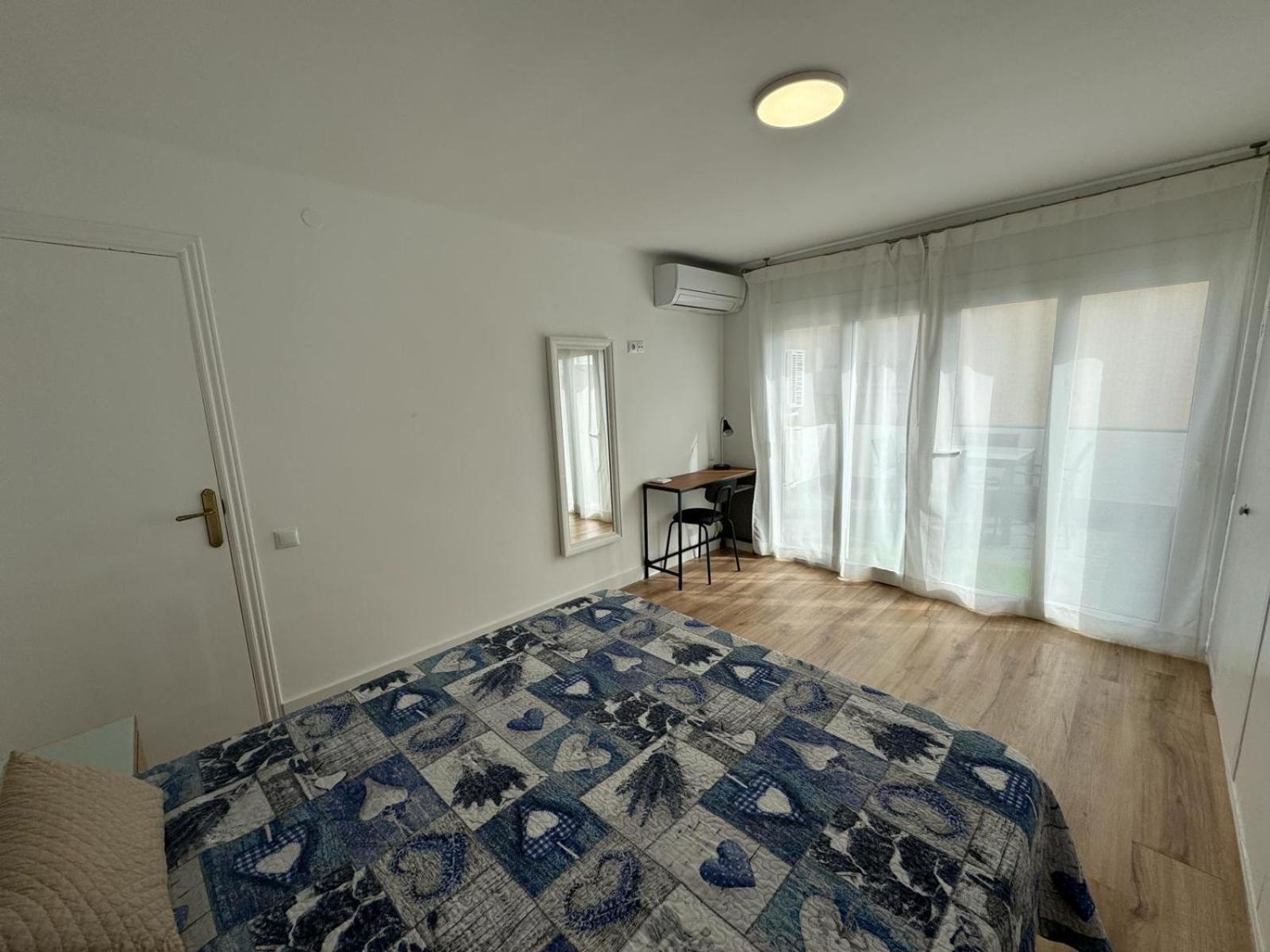 Acogedor Apartamento A 50 Metros Del Mar Cambrils Luaran gambar